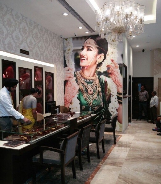 caratlane seawoods grand central