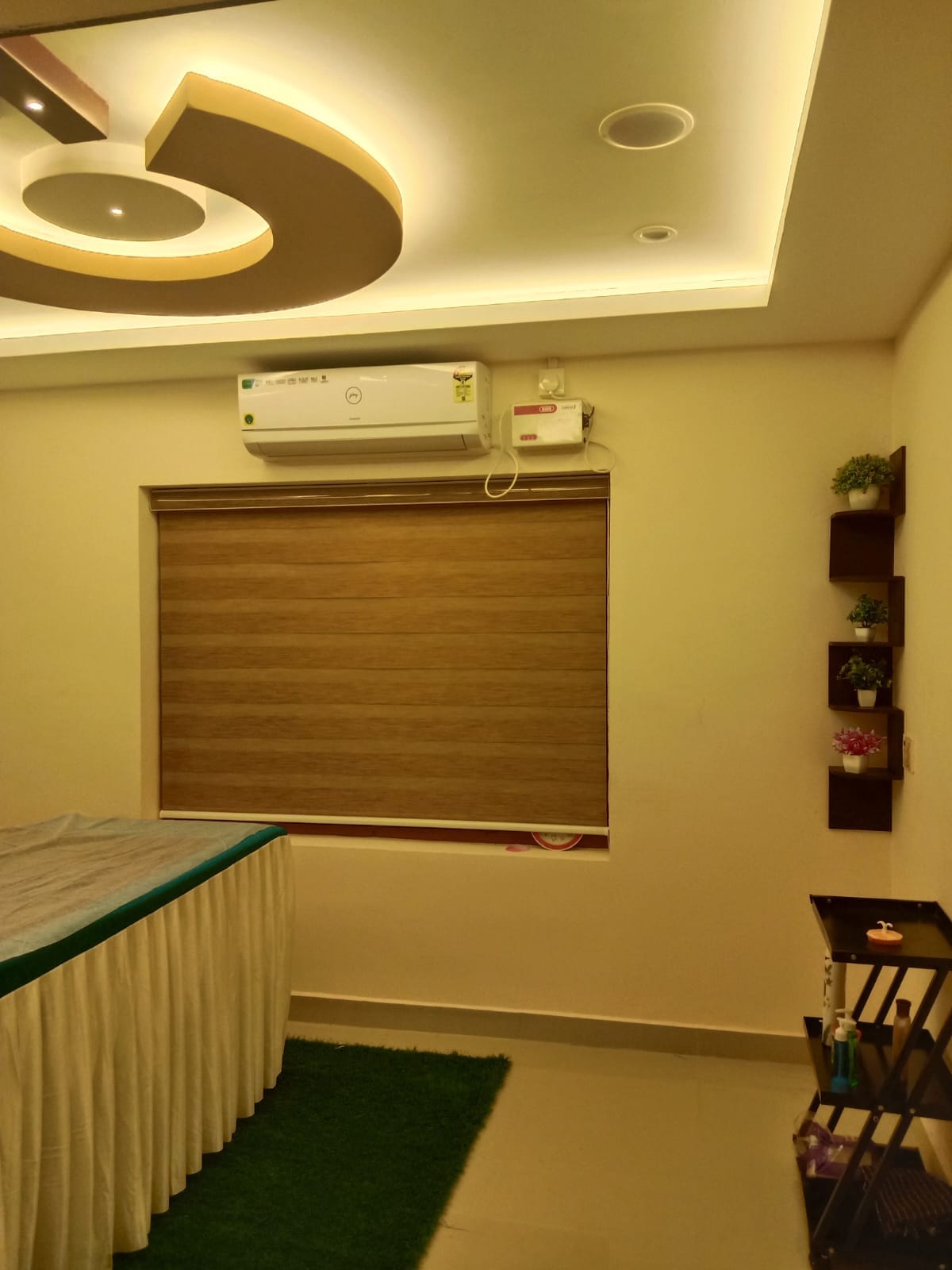 Top Ayurvedic Massage Centres For Women in Kochi MG Road Best