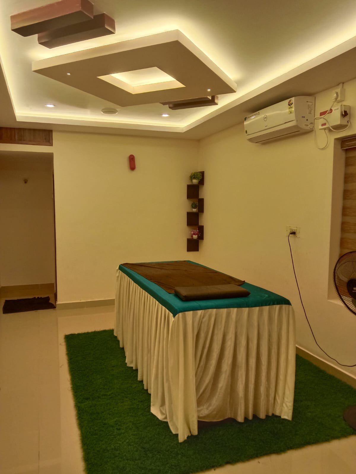 Top Ayurvedic Massage Centres For Women in Kochi MG Road Best