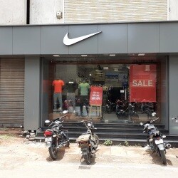 nike store near me
