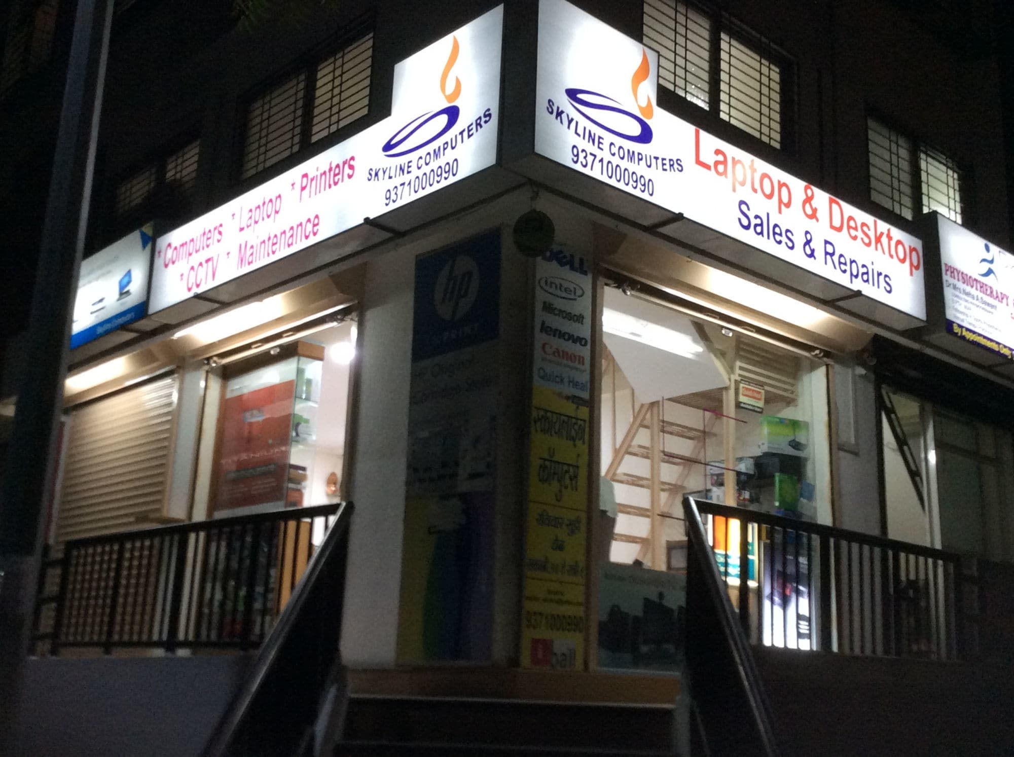 Captains Blue Bluetooth Earphone Price Starting From Rs 2,870