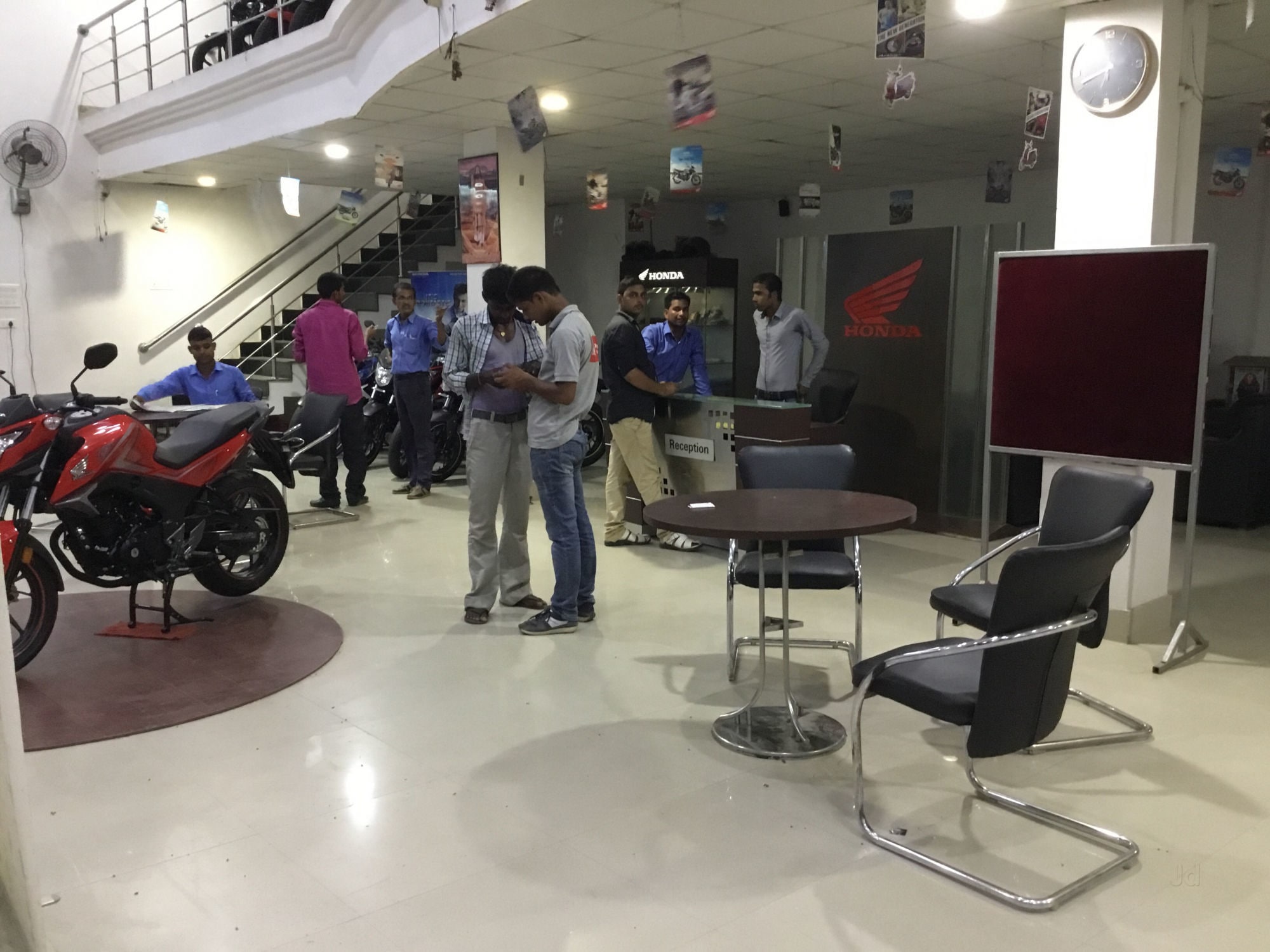 two wheeler showrooms near me
