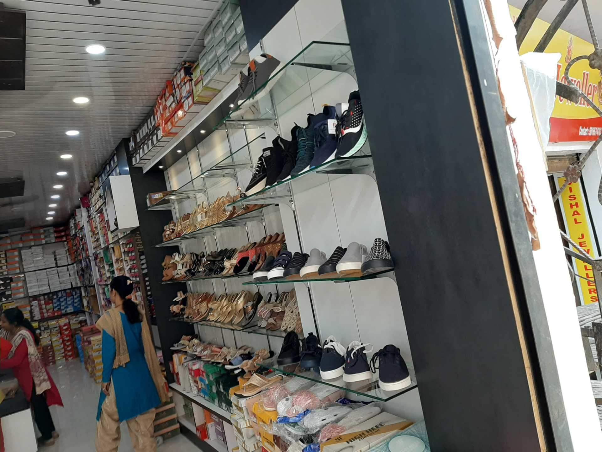 Pune Professional Shoe Store Pune Adda Footwear Showroom Adda