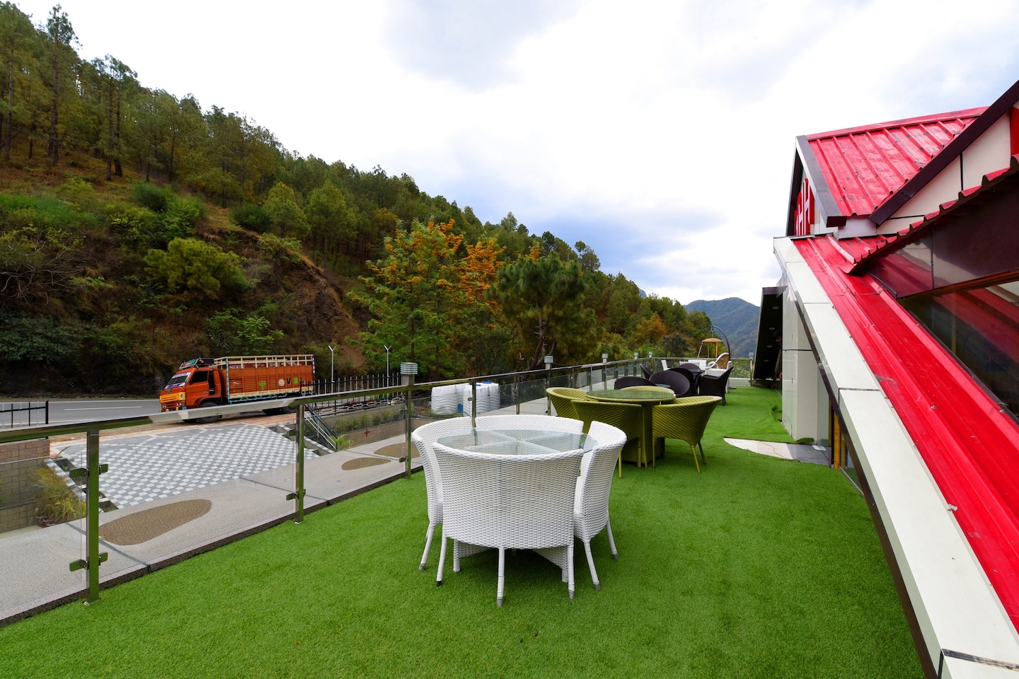 Book Winsum Hill (OYO 26916) in Salogra,Solan - Apartment Hotels near me in  Solan - Justdial