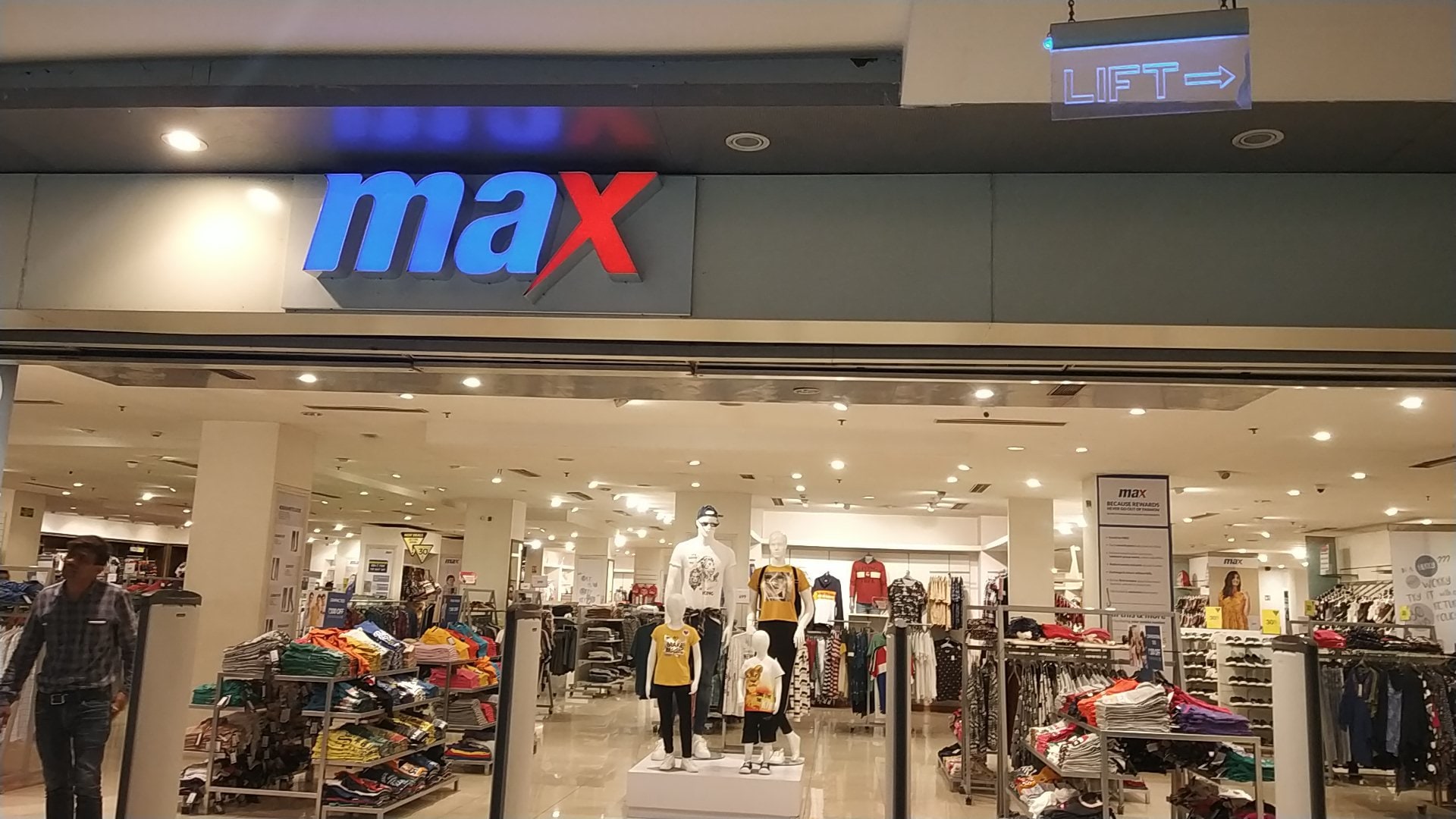 max shopping near me