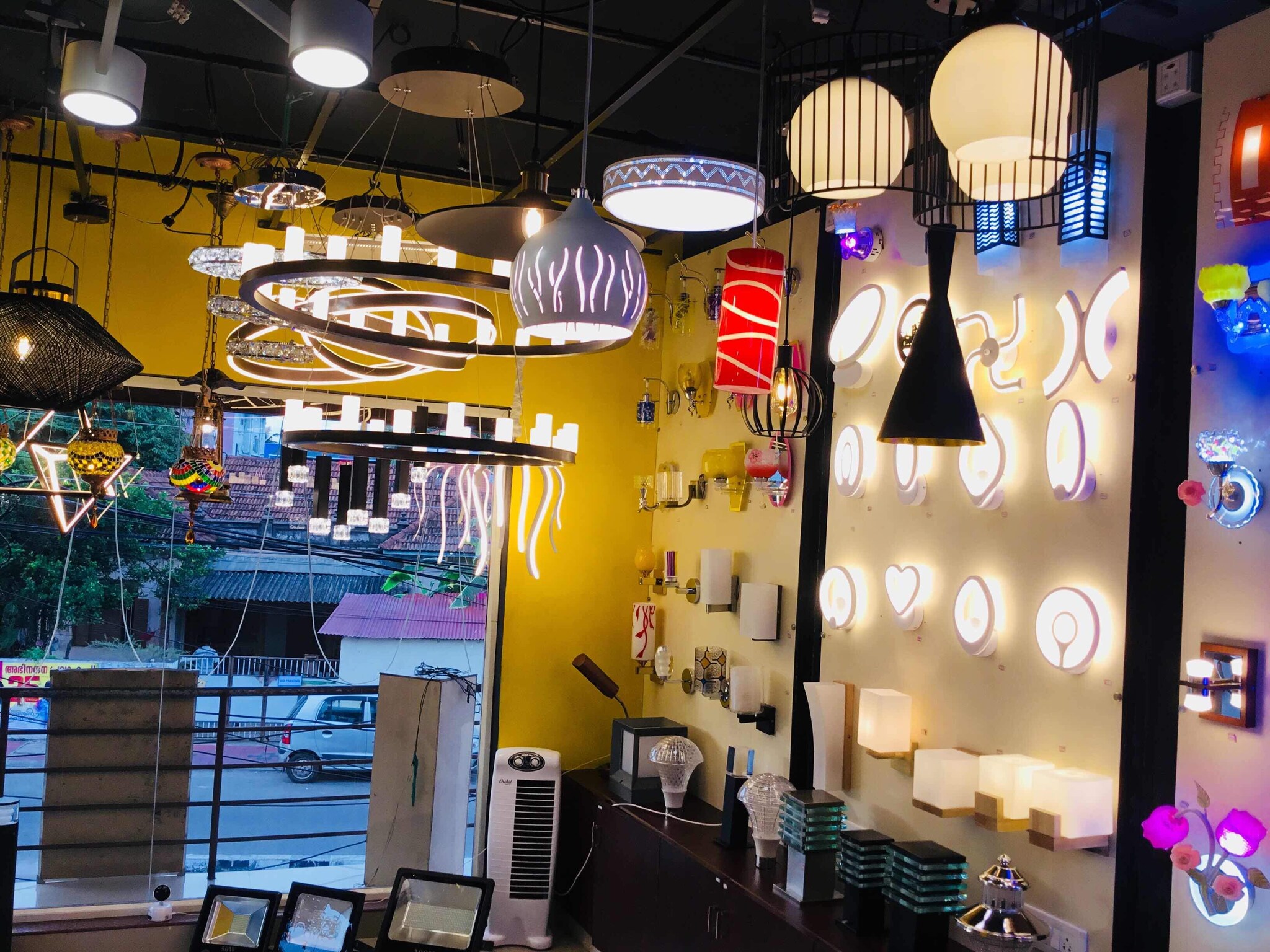 Top Outdoor Lighting Distributors In Thiruvananthapuram Fort