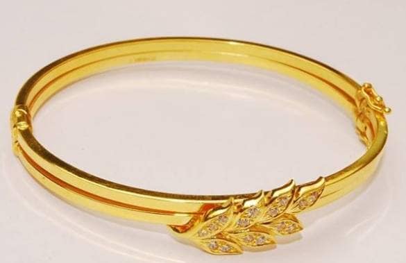 Sri recognized Kumaran Thanga Maligai exclusive