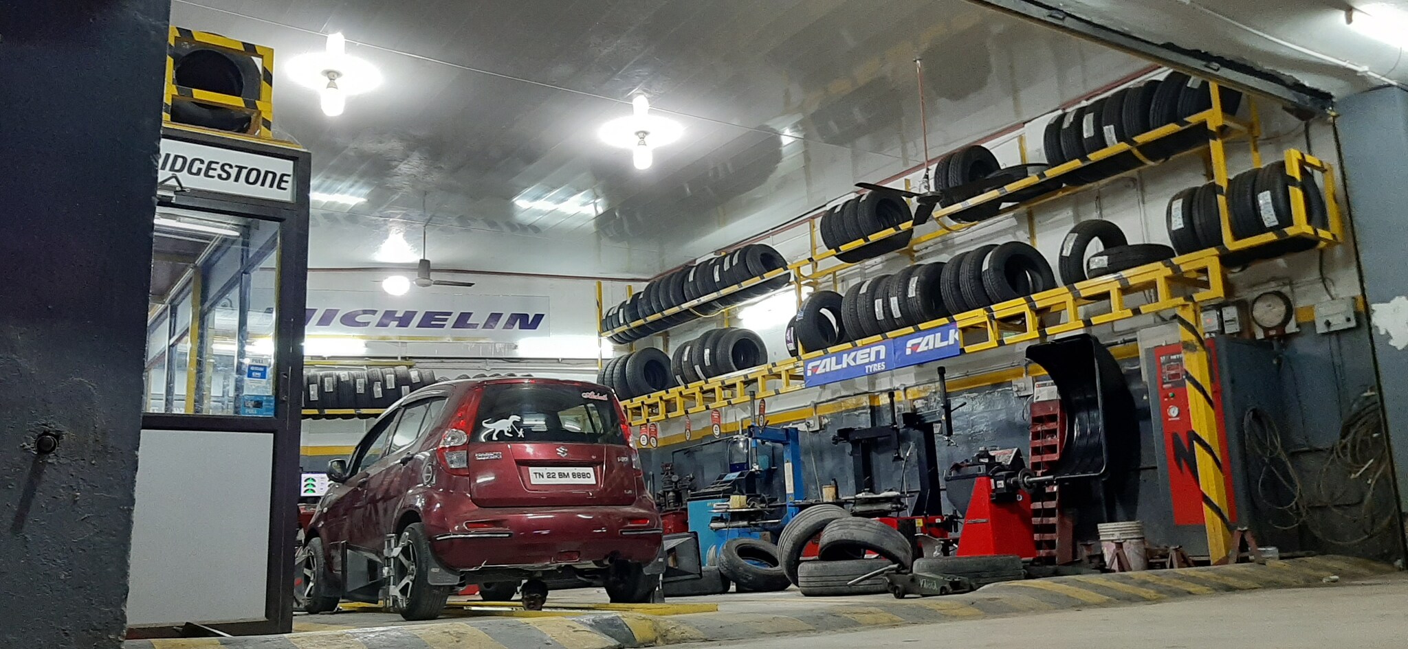 Vignesh Car Alignments And Tyrescar Care Photos, Kulavanikarpuram