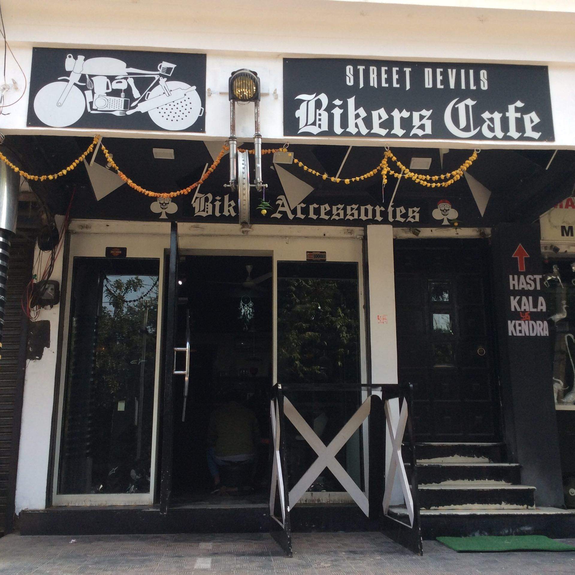 Top 10 Hookah Parlours Restaurants in UdaipurRajasthan Hookah Bar