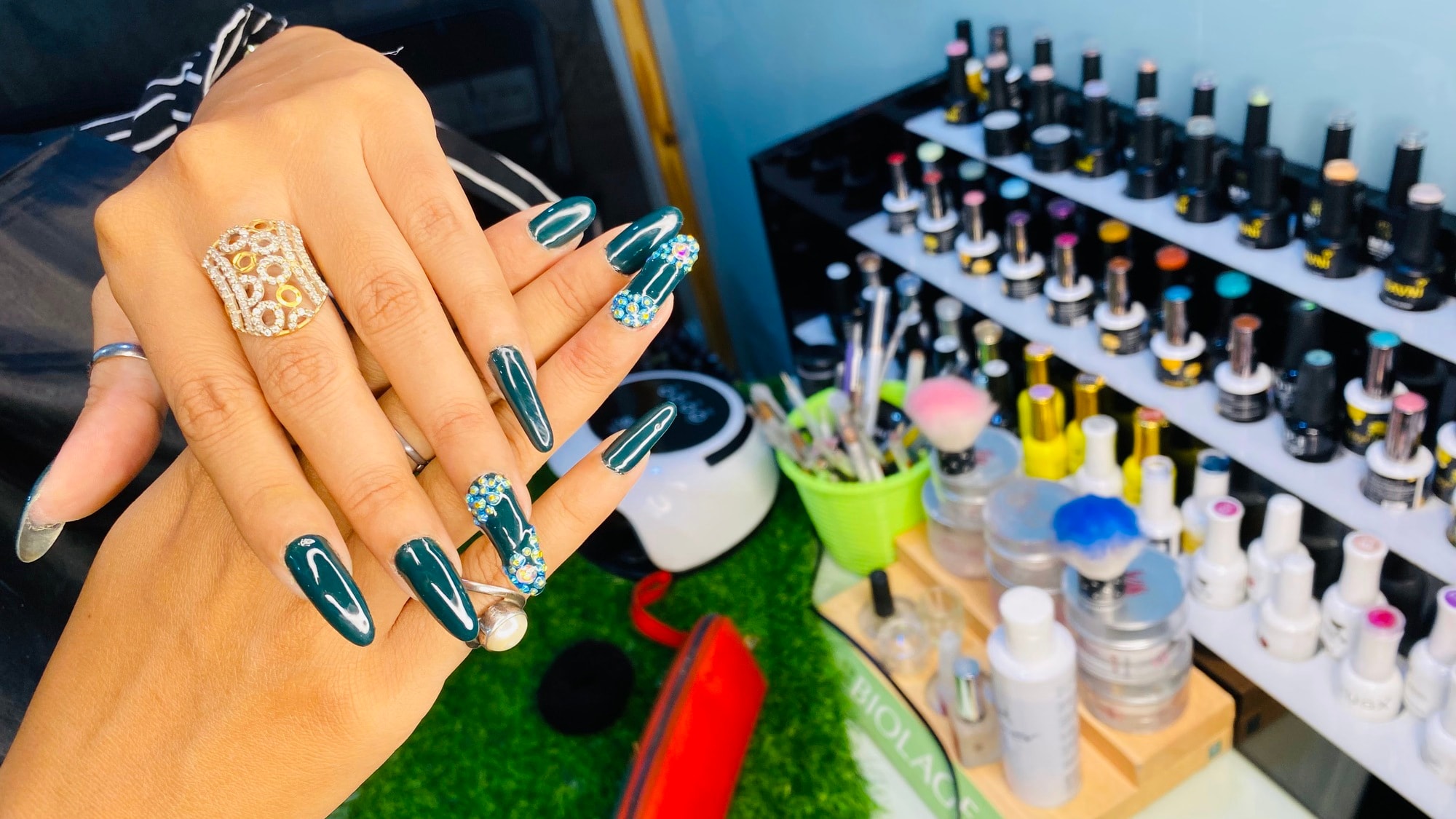 Discover 125+ nail salon in udaipur super hot songngunhatanh.edu.vn