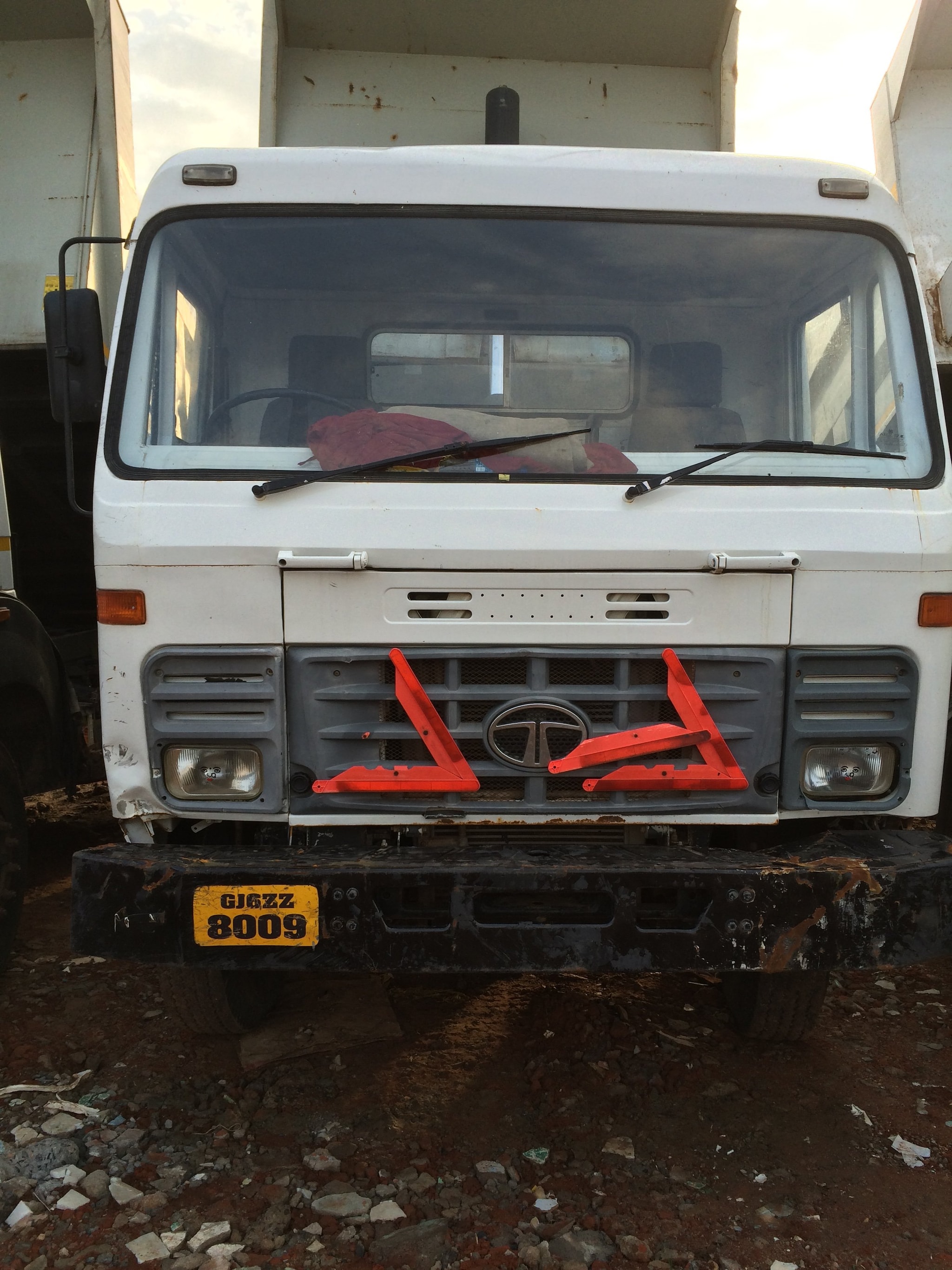 Top JCB Loaders On Hire in Kheda लॉड्र्स ऑन रेंटजस्ब, खेड़ा Best