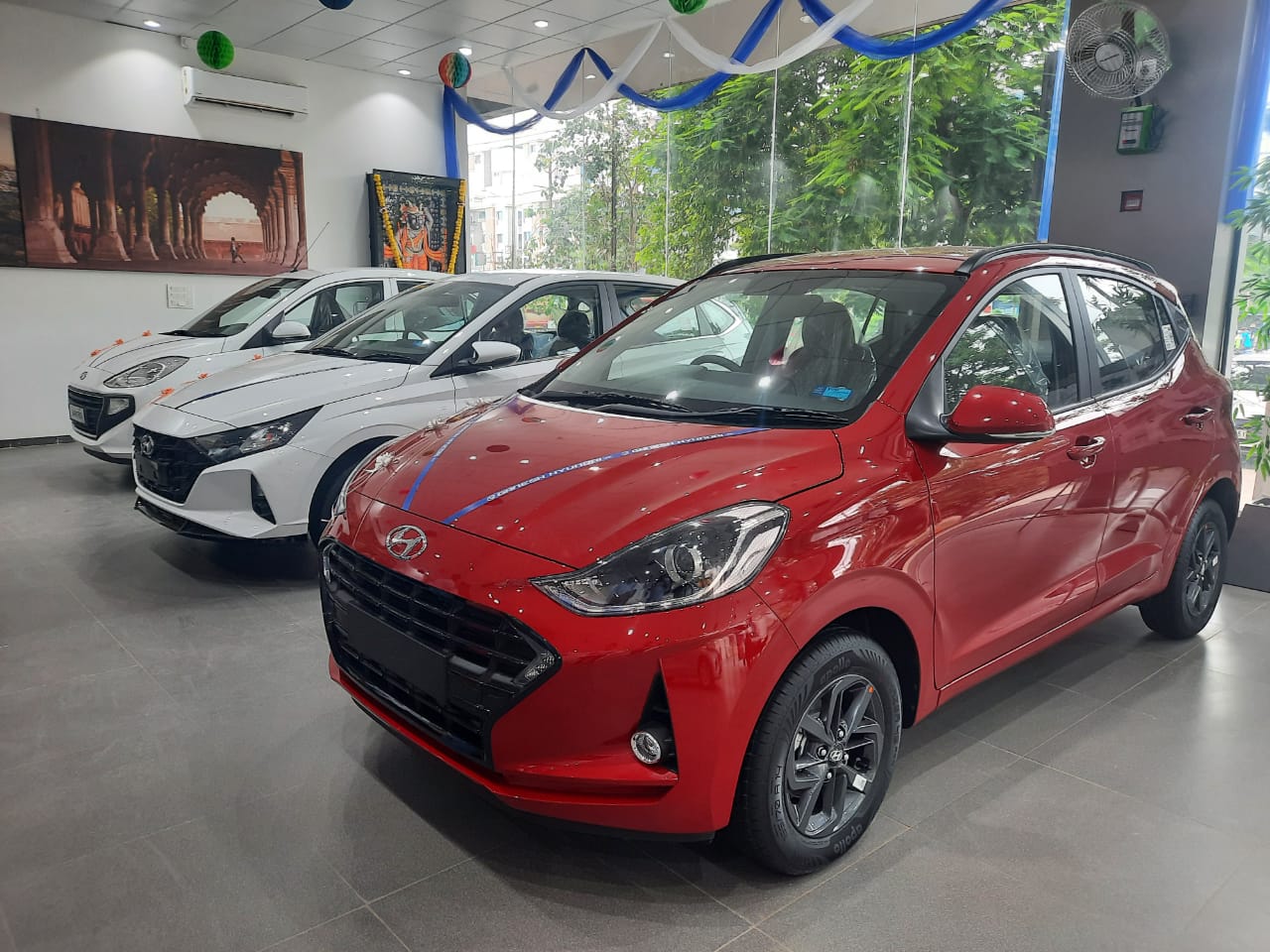 Top Hyundai Electric Car Dealers in Laheripura Best Hyundai Electric