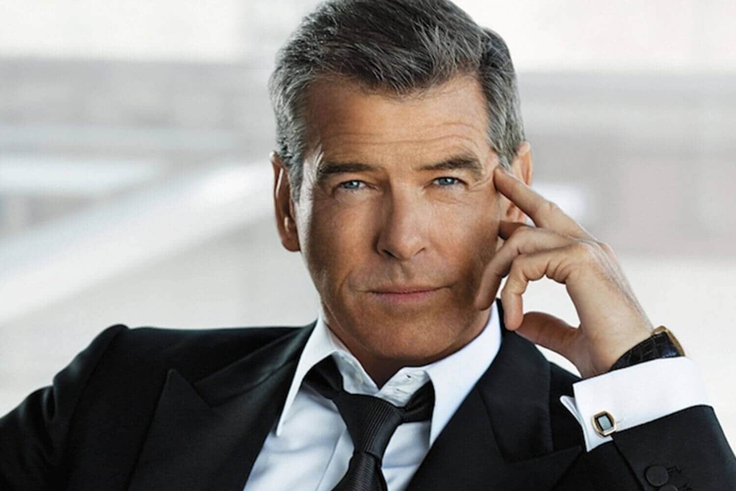 Pierce Brosnans big wife surprised Web users by choosing her outfit Pierce Brosnans big wife surprised Web users by choosing her outfit
