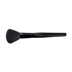 pac concealer brush 272