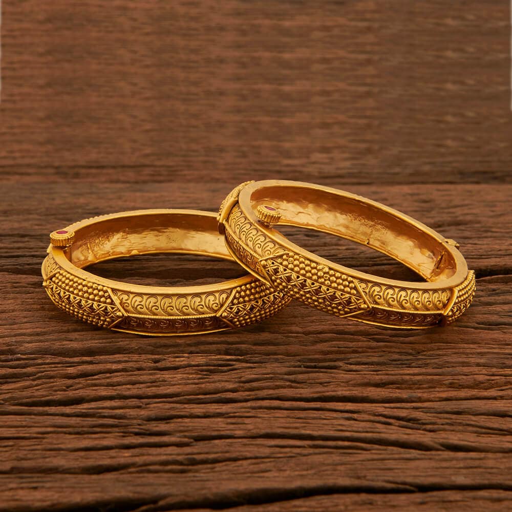 Plain Bangles in Kolkata at ₹ 79 ₹ 86 Set by Varsha Bangles