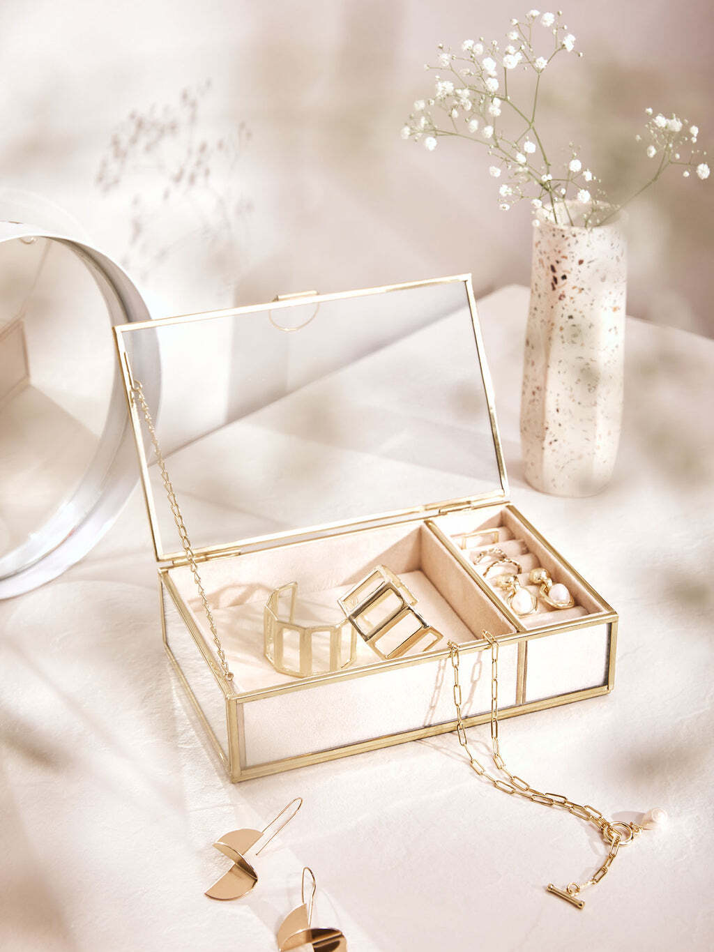 Bharti Jewellers Ghatkopar East Decorative Jewellery Box In Mumbai