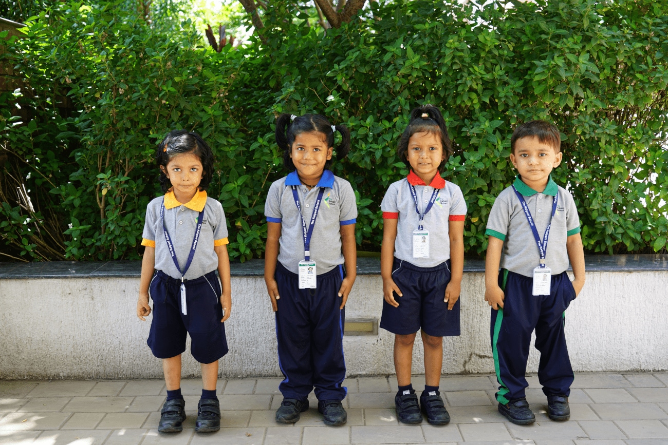 Children School Uniforms in Meerut at ₹ 682 ₹ 751 Set by Elk