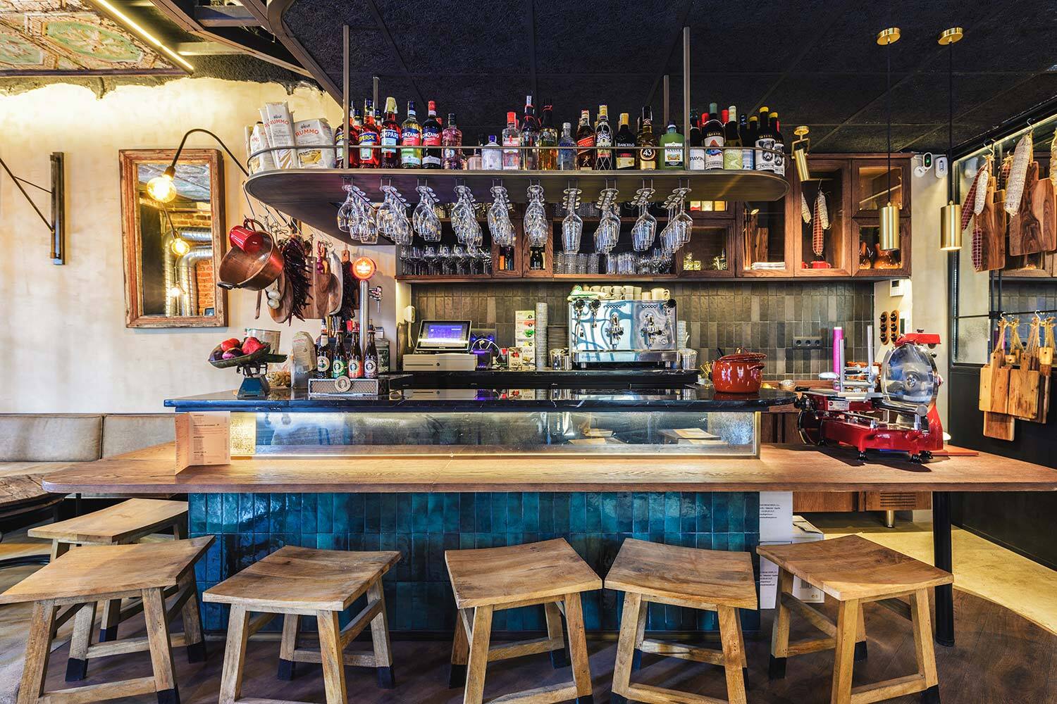 Bar Counter in Delhi at ₹ 15,000 / Pc by Taneja Furniture