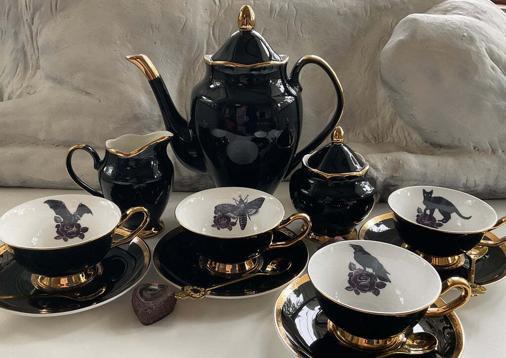 6 Tea Cup Set with 2 Platter Black in Firozabad at ₹ 20