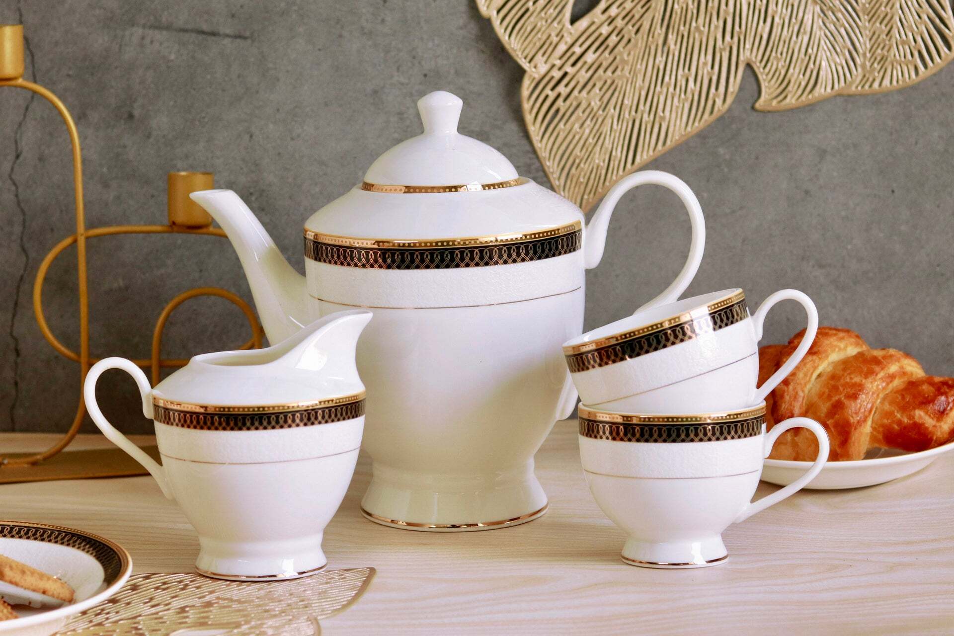 6 Tea Cup Set with 2 Platter Black in Firozabad at ₹ 20