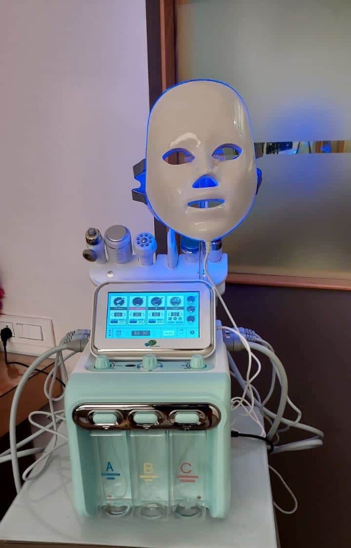 IN HYDRA FACIAL MACHINE in Delhi at ₹ 15,000 Pc by Spine