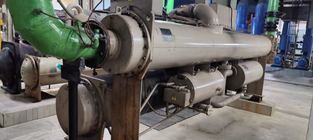 AC chiller plant machine in Delhi at best price by Scrap INDIA - Justdial