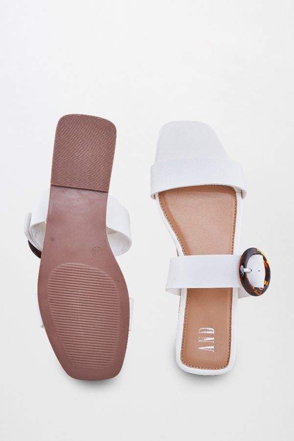 AND SS20ACCFW13WHIT White Flats (Size-41) in Delhi at ₹ 1,804