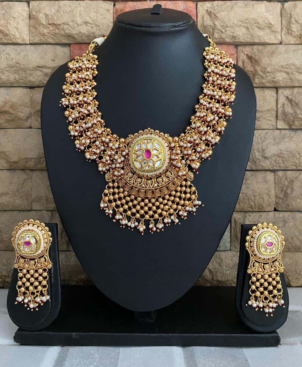 Antique New Second Hand Gold Bangle Jewellery Set in Chandigarh at - Main Image