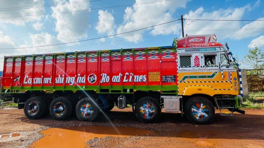 Ashok Leyland 4220 HG yellow & orange in RaipurChhattisgarh at best