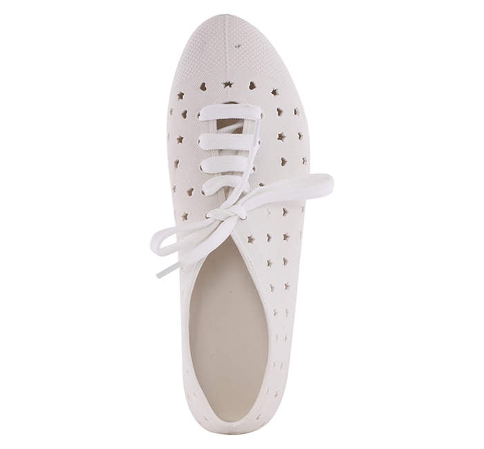 Bata Sandak White Sneakers For Women in Churu at ₹ 484 ₹ 499