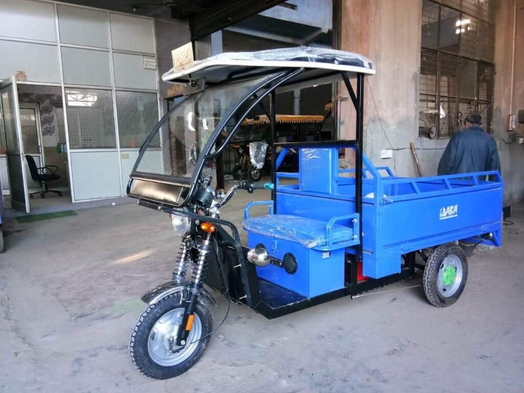 Blue Rickshaw Loader in Noida at ₹ 32,000 ₹ L Pc by