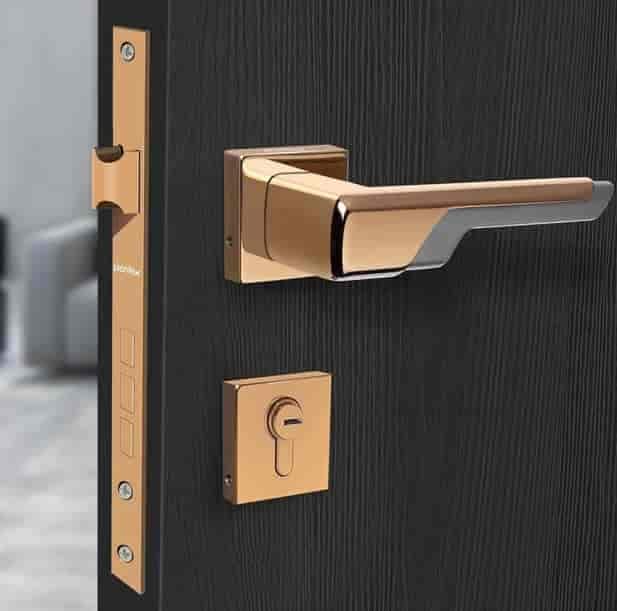 Brass Modern Door Handle Lock in Rajkot at ₹ 100 ₹ 500 Pc by