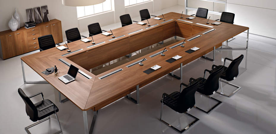 Brown Rectangle Wooden Conference Table in Delhi at ₹ 800