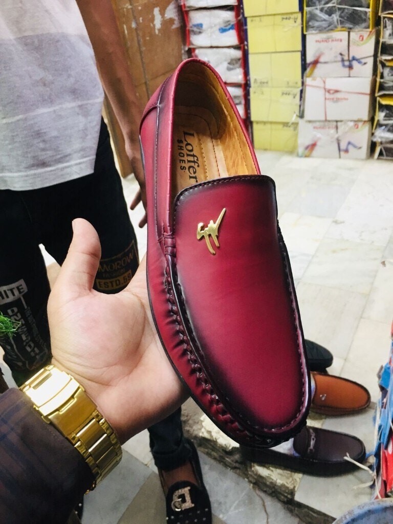 Cherry Red Light Weight Stylish Loafers For Men in Delhi at ₹ 160