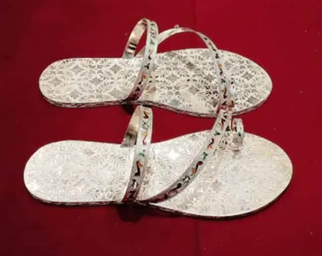 Silver Comfortable Slipper for Women in Nathdwara at ₹ 5,000 Pr