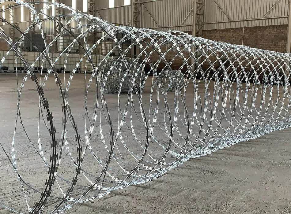 Concertina Razor Wire Coil in Indore at ₹ 15,000 - ₹ 19,500 / Sq.ft (MOQ:5 Sq.ft) by LOOKEAST WIRE & CO - Justdial