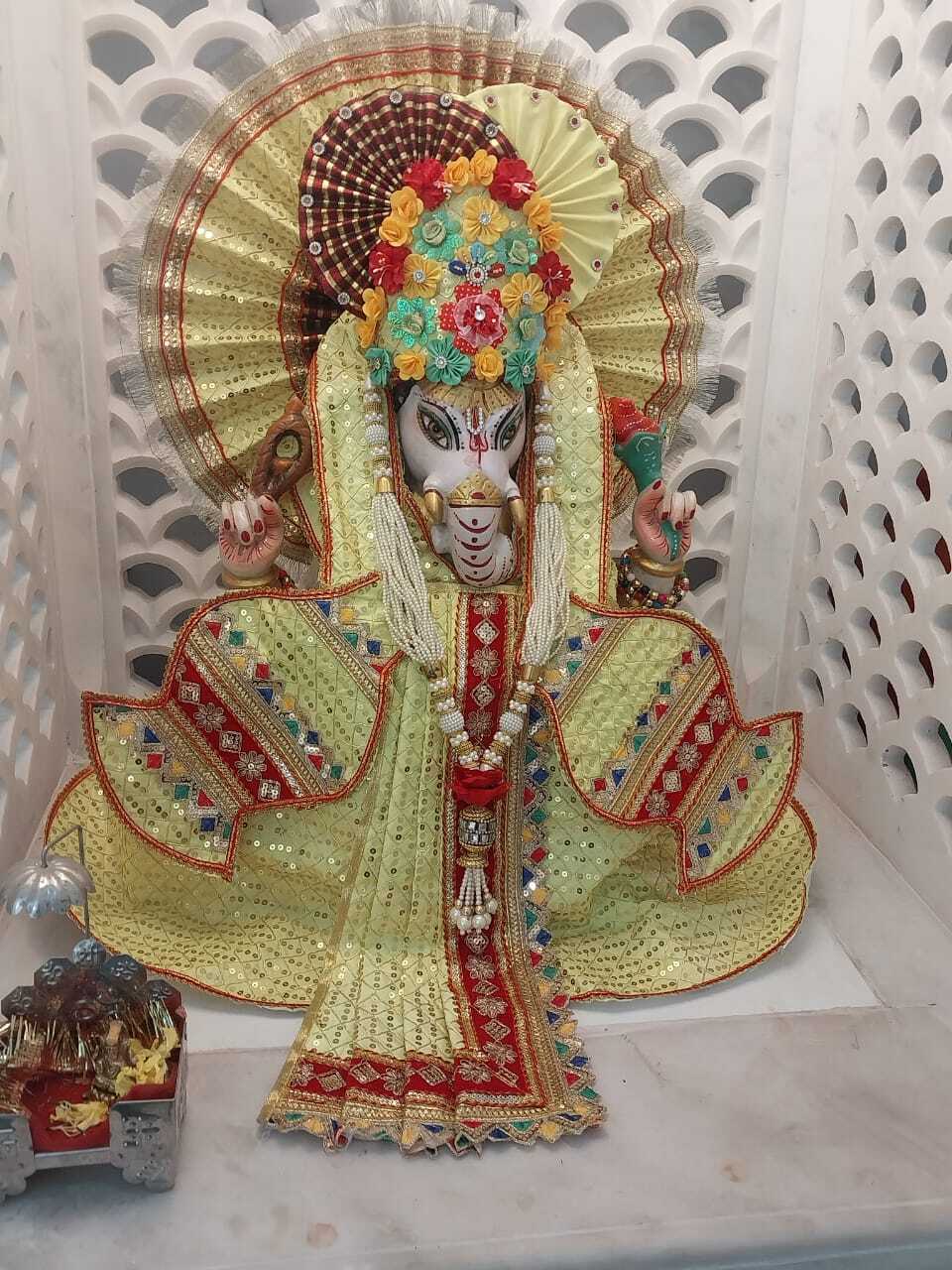 god dress design Red & Green Gods Statue Dress, 110gm at 350/piece in Alappuzha