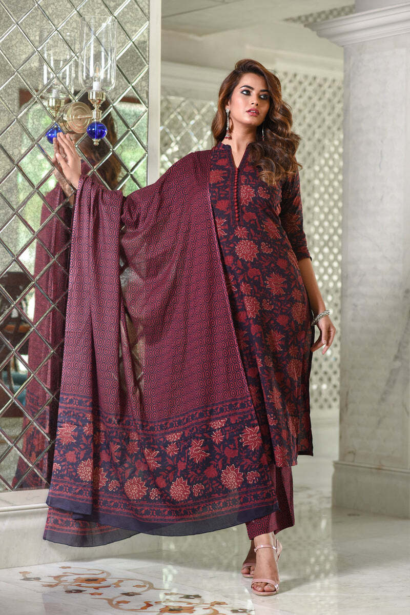 Straight Fit Floral Women's Cotton Suit Set in Delhi at ₹ 1,500