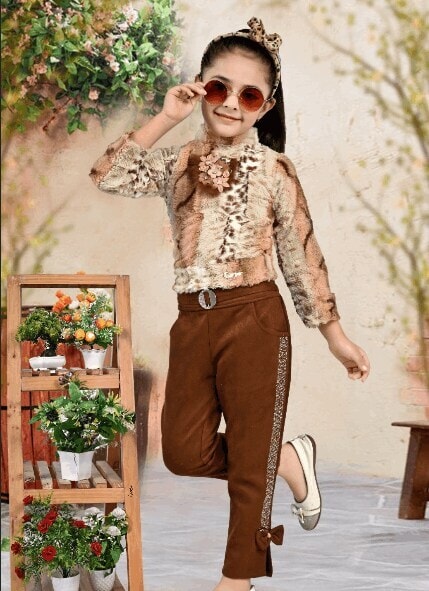 Cute Baby Girl Fur Top With Brown Pant in Delhi at ₹ 595 ₹ 995