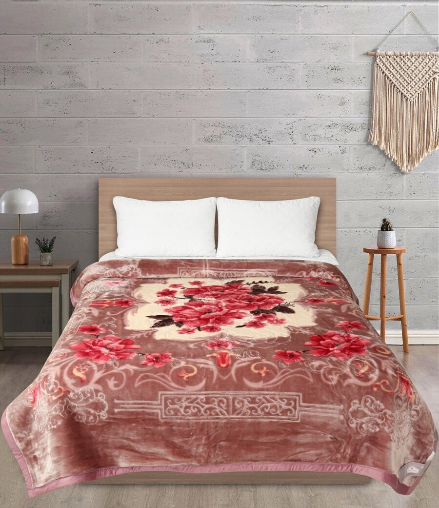 Double Bed Double Layered Crimson Velvet Blanket in Panipat at