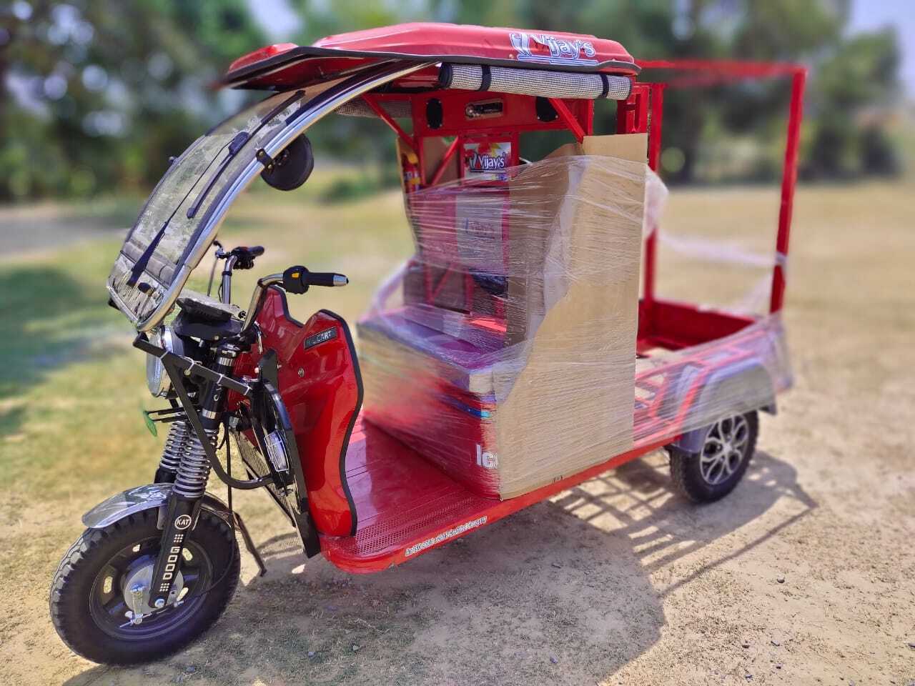 Heavy Duty Electric Loader Rickshaw Red 150AH in Azamgarh at