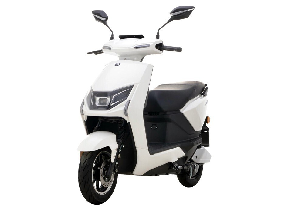 Quantum Digital White Scooty Get Best Price from Manufacturers