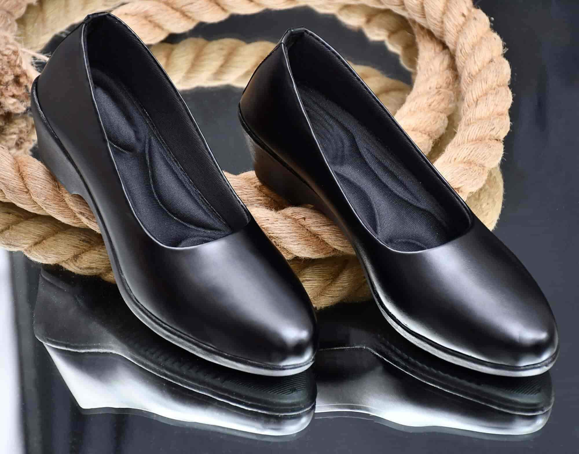 Flipkart Venus Steps Boots Avery-Blue-Tpr-Mens-Shoe-Model-No-MR-04