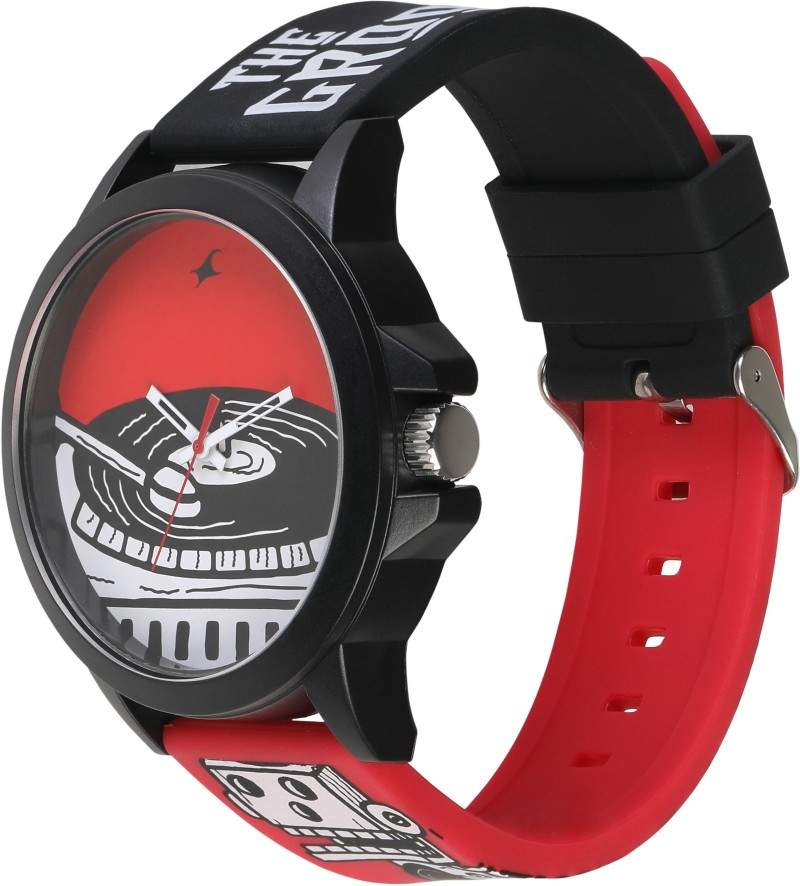 Fastrack 38024PP43 Tees Wicked Lines Analog Watch For Men