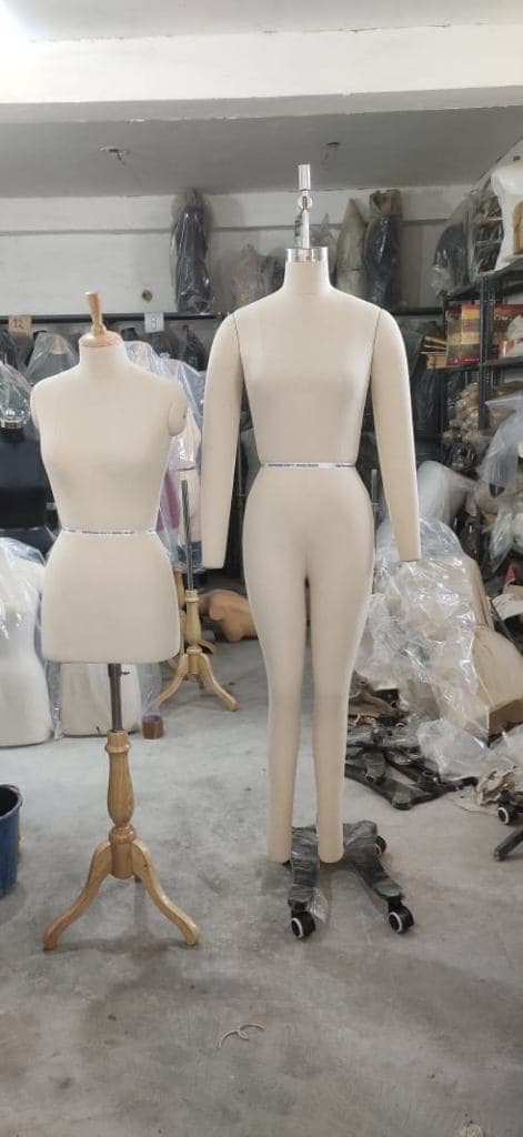 Female Half Full Dress Form in Delhi at ₹ 4,500 ₹ 8,000 Pc
