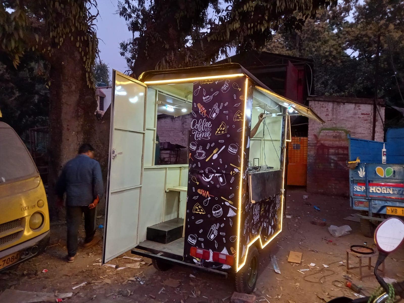 Food cart in Kolkata at ₹ L ₹ L Pc by Dynami Motor
