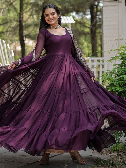 Formal Embellished party wear gown for women in size XL made of Satin with Chain Stitch in Delhi at best price by Soni & Soni - Justdial Formal Embellished party wear gown for women in size XL made of Satin with Chain Stitch in Delhi at best price by Soni & Soni - Justdial