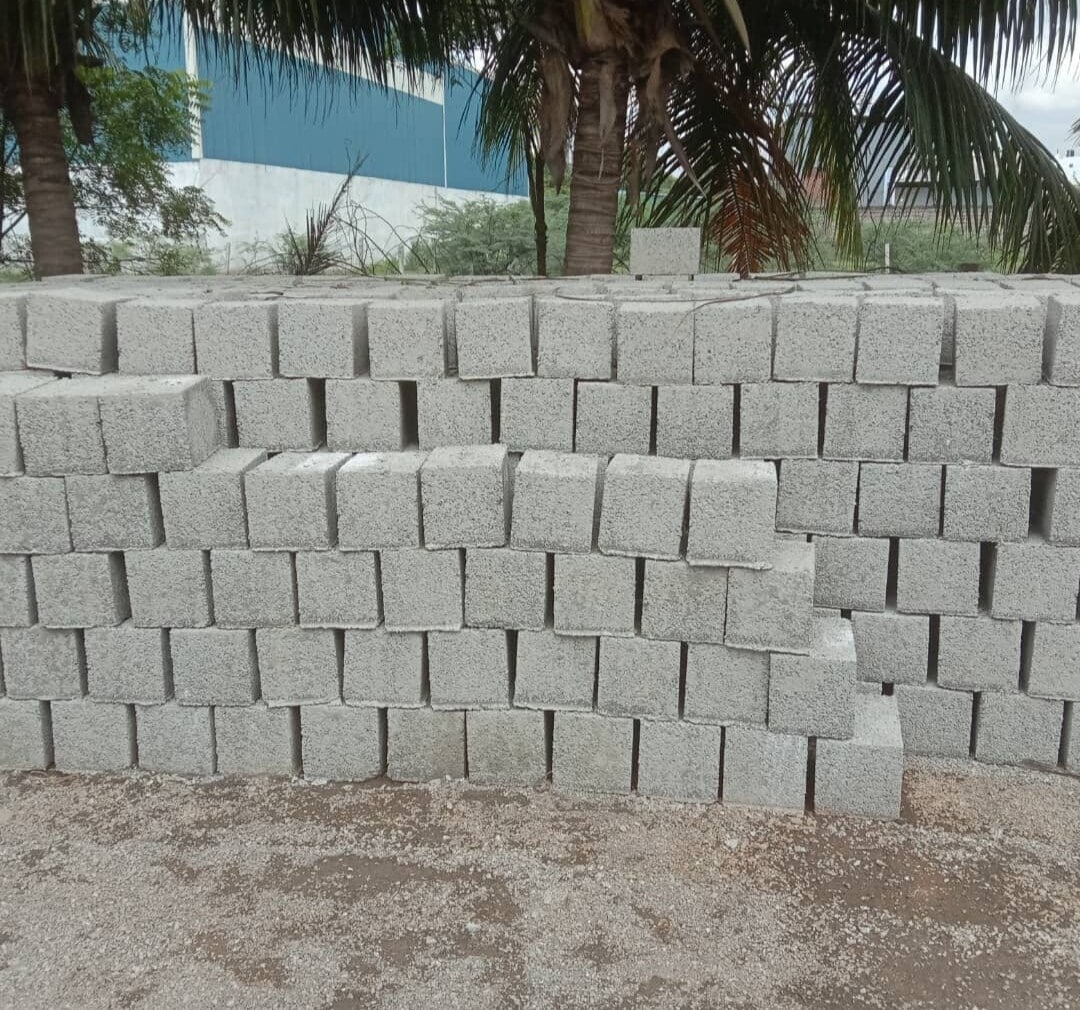 Grey 4Inch Concrete Solid Block in Madurai at  32 -  35 / Pc by Padmashri  Solid Bricks - Justdial