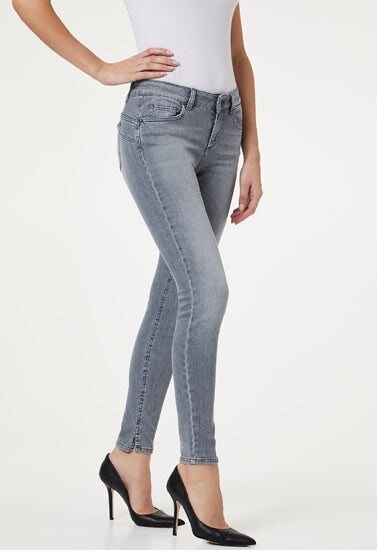 GREY NARROW FIT JEANS in Bhopal at ₹ 999 Unit by Meet Desires