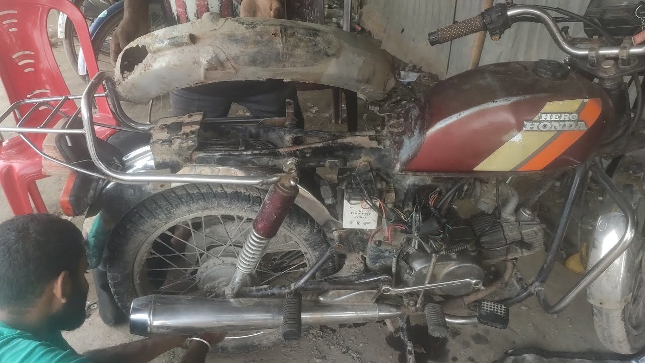 Hero Honda CD Deluxe Bike Scraps in Ahmedabad at ₹ 2,000